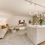 Apartman Luxury Pearl, Design, Terrasse, 20m Eiffel Tower